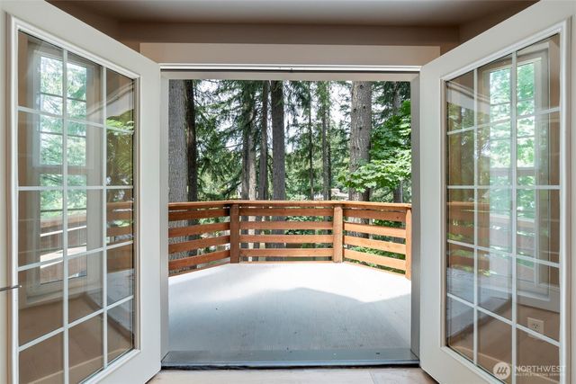 5633 Lake Saint Clair Drive SE, Olympia, WA 98513