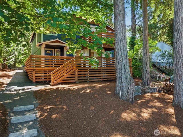 5633 Lake Saint Clair Drive SE, Olympia, WA 98513