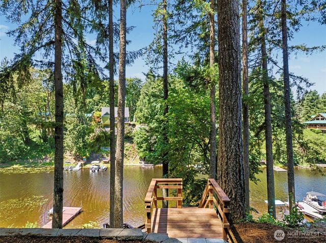 5633 Lake Saint Clair Drive SE, Olympia, WA 98513