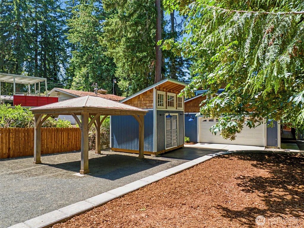 5633 Lake Saint Clair Drive SE, Olympia, WA 98513