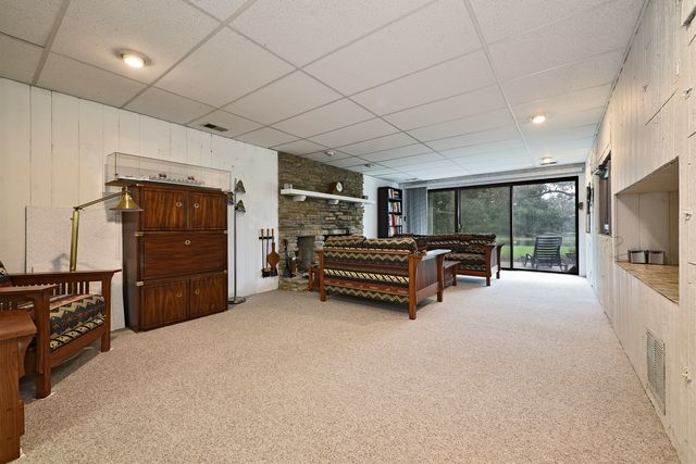 463 Woodview Road, Lake Barrington, IL 60010