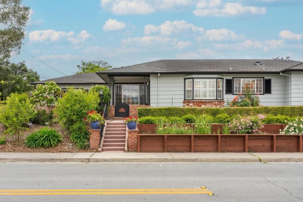 Image 2 of property listing at 207 Rogers Avenue, Watsonville, CA 95076