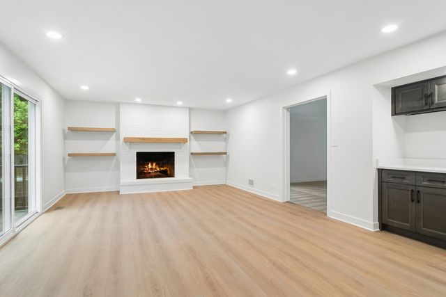 4124 N Harvard Avenue, Arlington Heights, IL 60004
