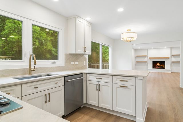 4124 N Harvard Avenue, Arlington Heights, IL 60004