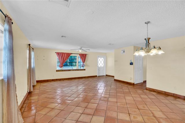 3245 2nd Place, Vero Beach, FL 32968
