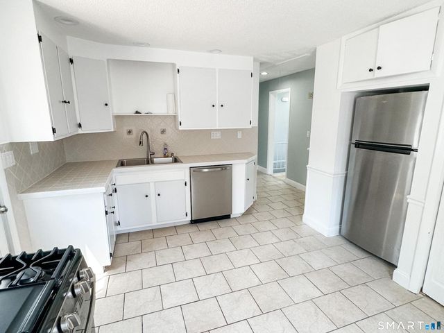 439 Henry Ave Extension, Stratford, CT 06614