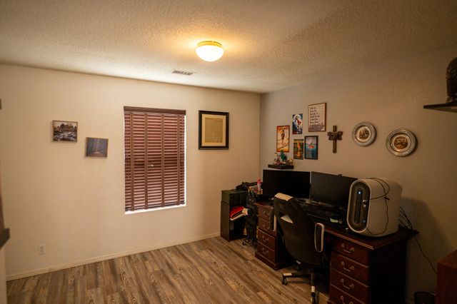 10623 Covert Lane SW, Albuquerque, NM 87121