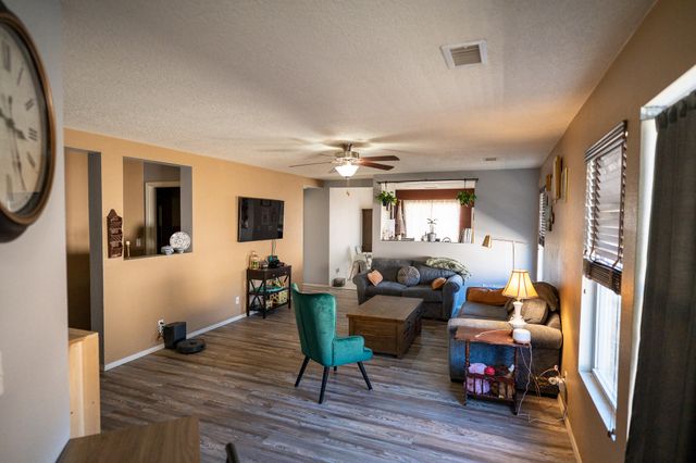 10623 Covert Lane SW, Albuquerque, NM 87121