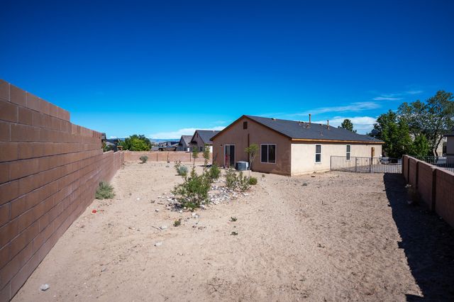 10623 Covert Lane SW, Albuquerque, NM 87121