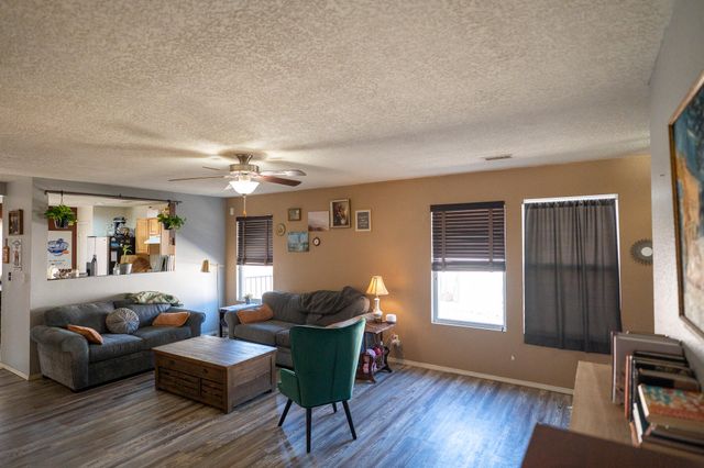 10623 Covert Lane SW, Albuquerque, NM 87121