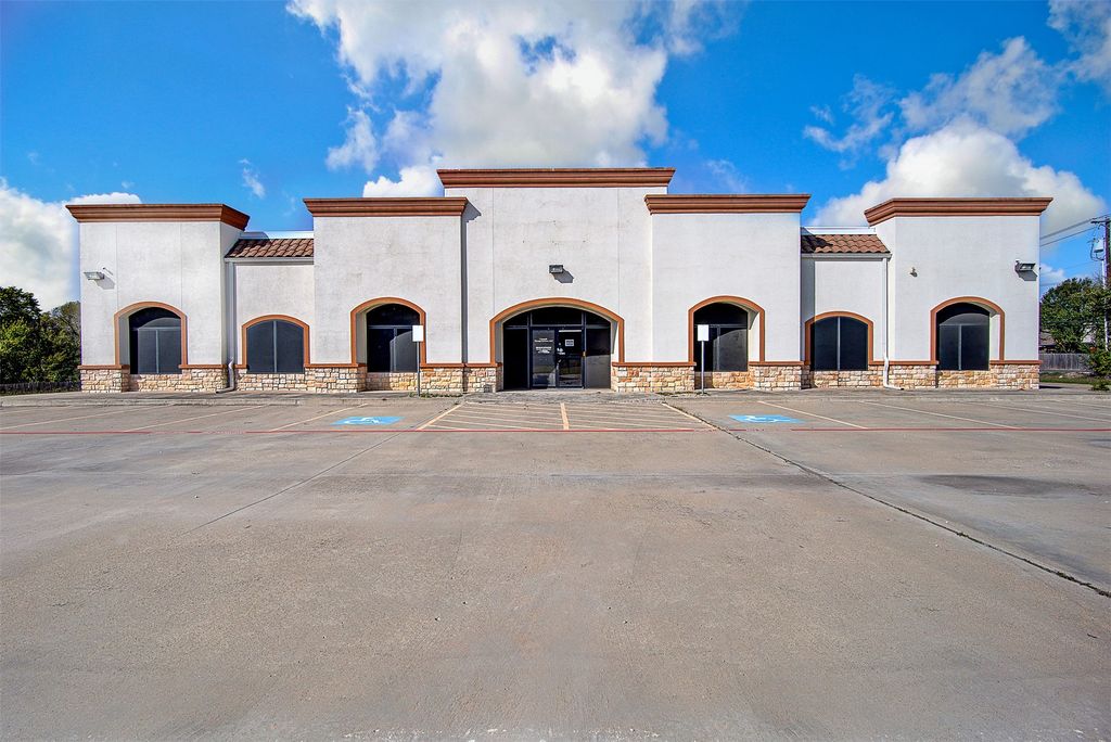 720 W Nathan Lowe Road, Arlington, TX 76017