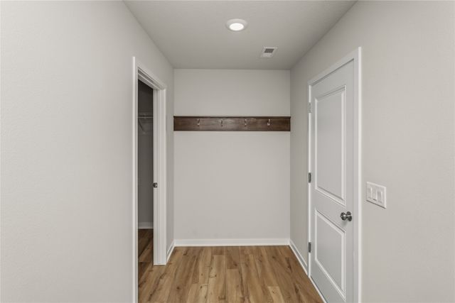 4310 Grover Woods Lane, Des Moines, IA 50317