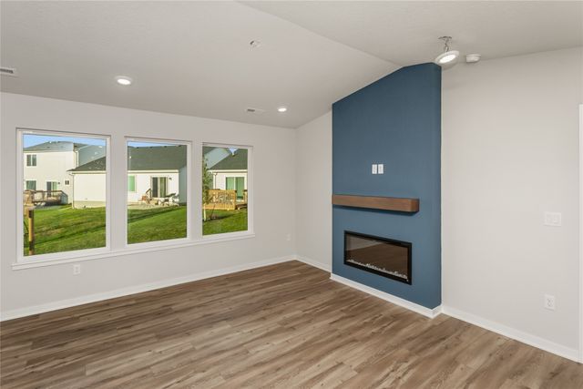 4310 Grover Woods Lane, Des Moines, IA 50317