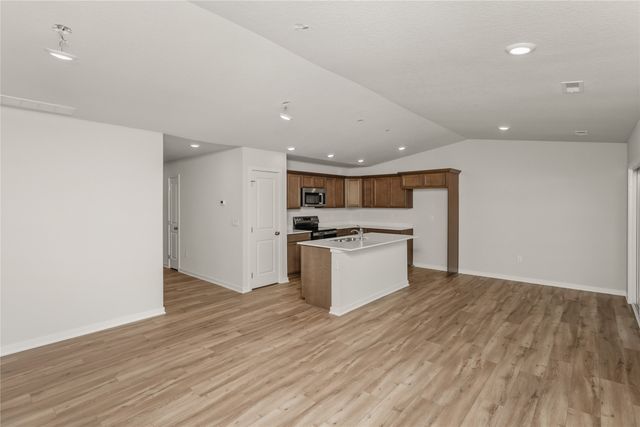 4310 Grover Woods Lane, Des Moines, IA 50317