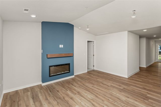 4310 Grover Woods Lane, Des Moines, IA 50317