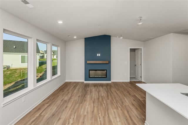 4310 Grover Woods Lane, Des Moines, IA 50317