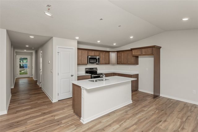 4310 Grover Woods Lane, Des Moines, IA 50317