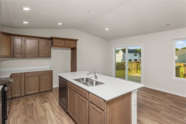 4310 Grover Woods Lane, Des Moines, IA 50317