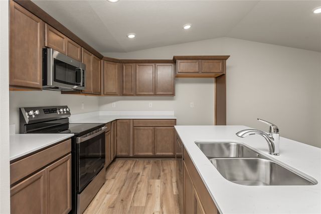 4310 Grover Woods Lane, Des Moines, IA 50317