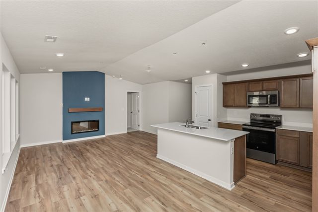 4310 Grover Woods Lane, Des Moines, IA 50317