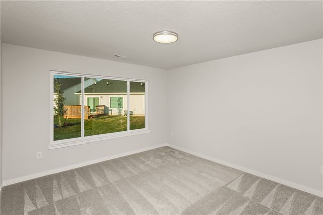 4310 Grover Woods Lane, Des Moines, IA 50317