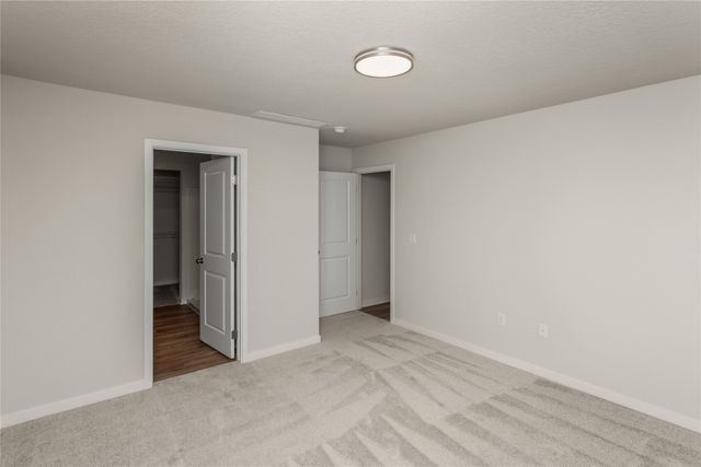 4310 Grover Woods Lane, Des Moines, IA 50317