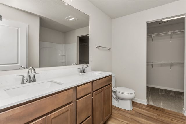 4310 Grover Woods Lane, Des Moines, IA 50317