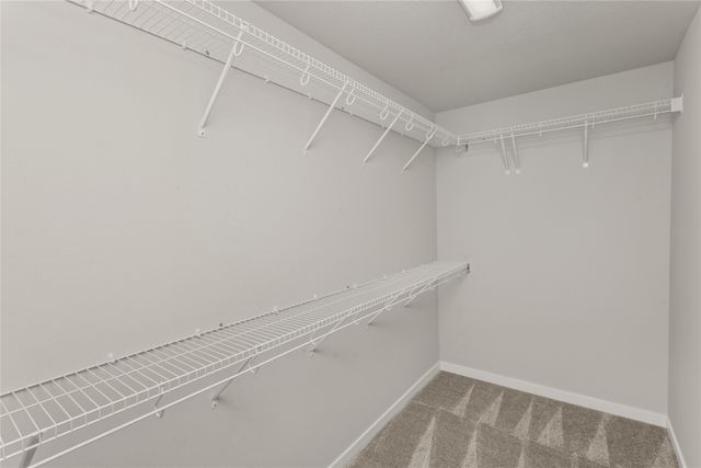 4310 Grover Woods Lane, Des Moines, IA 50317