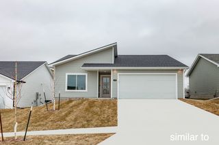 4310 Grover Woods Lane, Des Moines, IA 50317