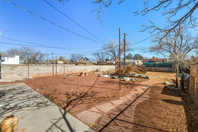 740 Alvarado Drive SE, Albuquerque, NM 87108