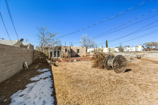 740 Alvarado Drive SE, Albuquerque, NM 87108