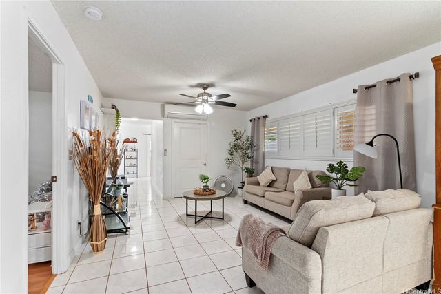 94-815 Kaaka Street, Waipahu, HI 96797