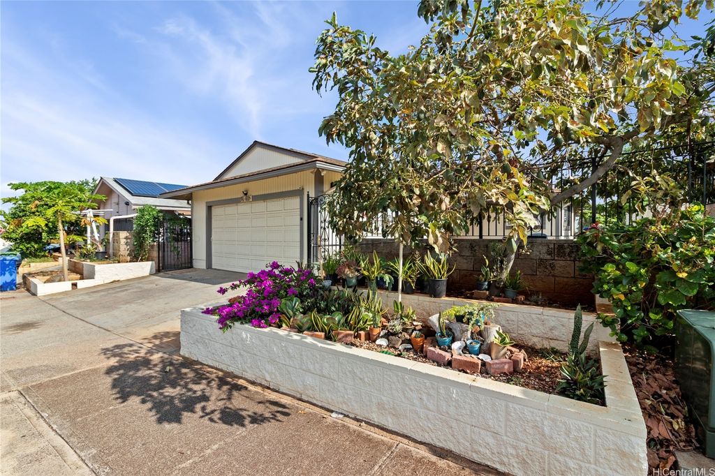94-815 Kaaka Street, Waipahu, HI 96797