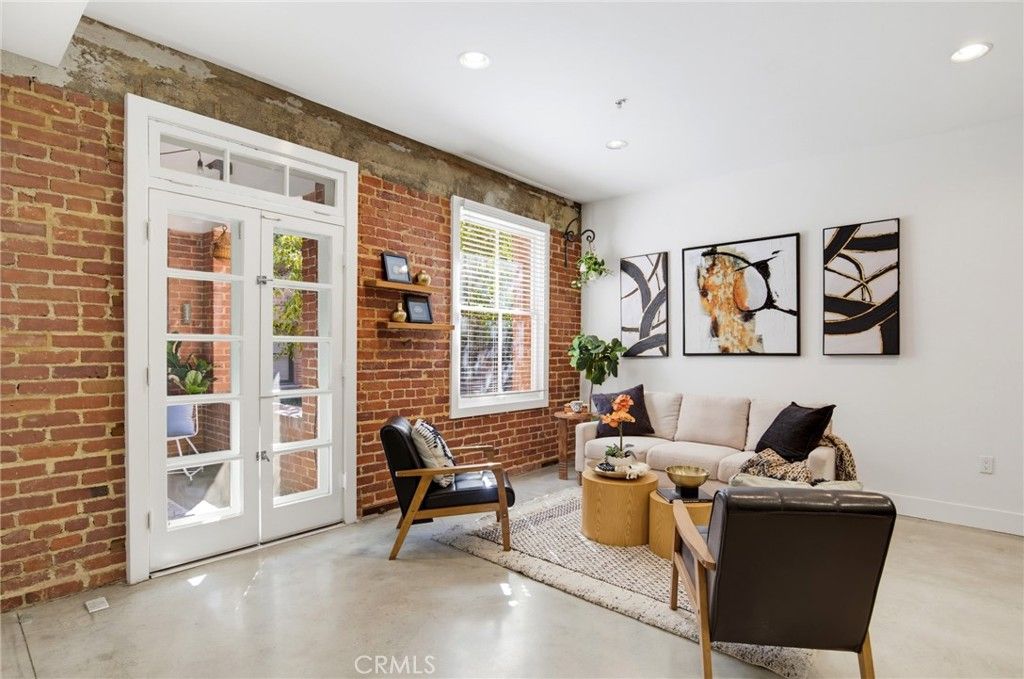 139 S Los Robles Avenue 102, Pasadena, CA 91101 — exterior