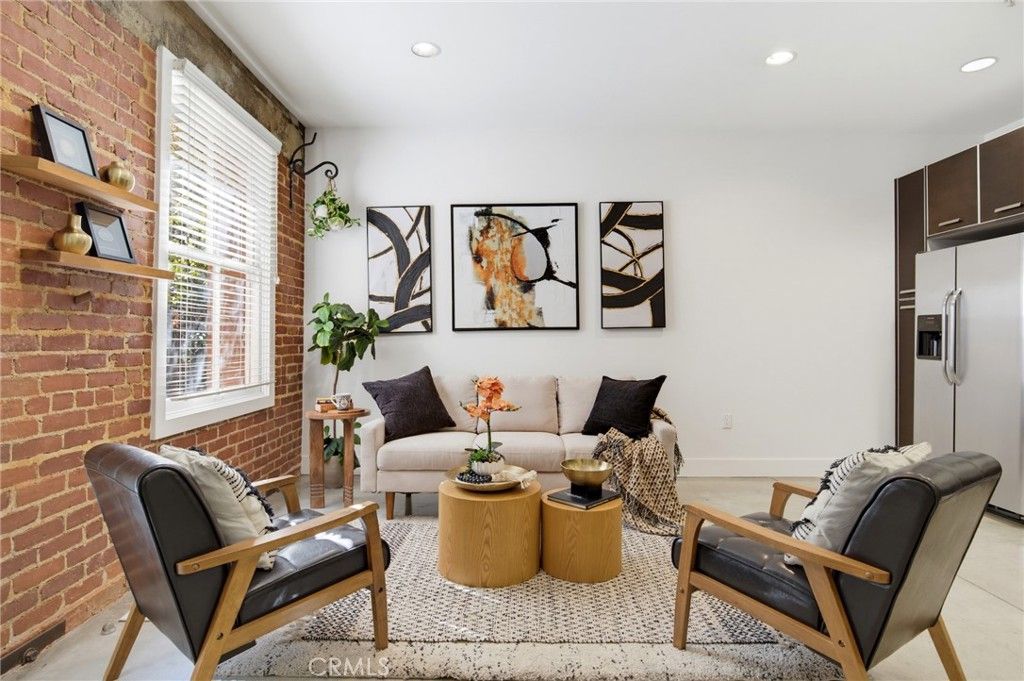 139 S Los Robles Avenue 102, Pasadena, CA 91101 — photo 2