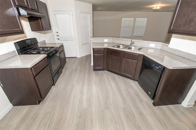 5634 Latta Plantation Drive, Katy, TX 77449