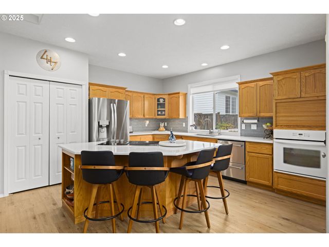 1249 Se WILLIAMS Ave, Gresham, OR 97080