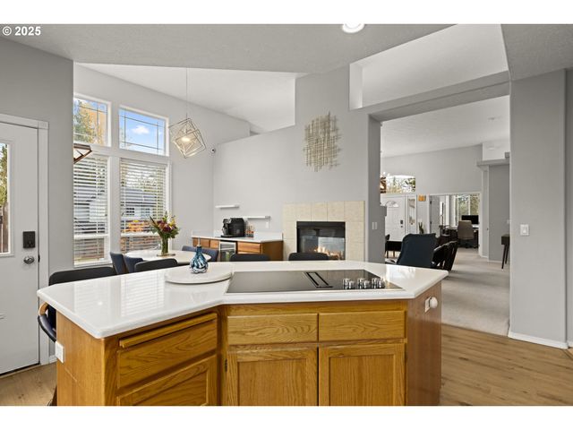 1249 Se WILLIAMS Ave, Gresham, OR 97080