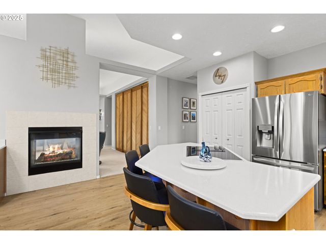 1249 Se WILLIAMS Ave, Gresham, OR 97080