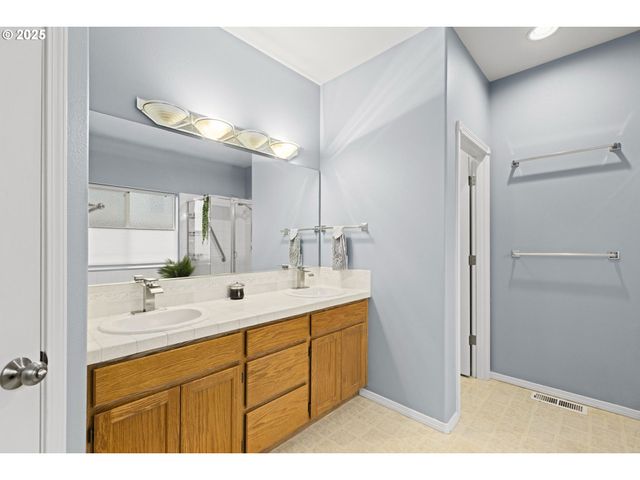 1249 Se WILLIAMS Ave, Gresham, OR 97080