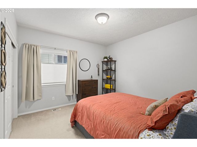 1249 Se WILLIAMS Ave, Gresham, OR 97080