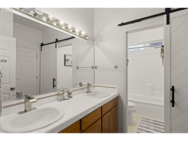 1249 Se WILLIAMS Ave, Gresham, OR 97080