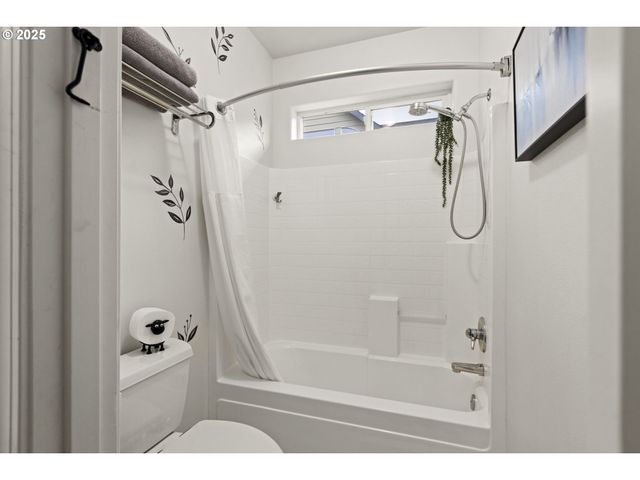 1249 Se WILLIAMS Ave, Gresham, OR 97080