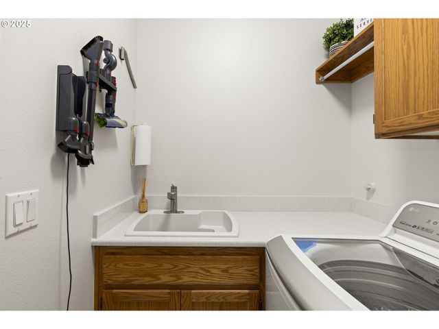 1249 Se WILLIAMS Ave, Gresham, OR 97080