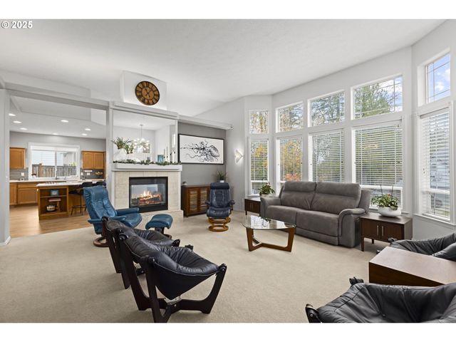 1249 Se WILLIAMS Ave, Gresham, OR 97080