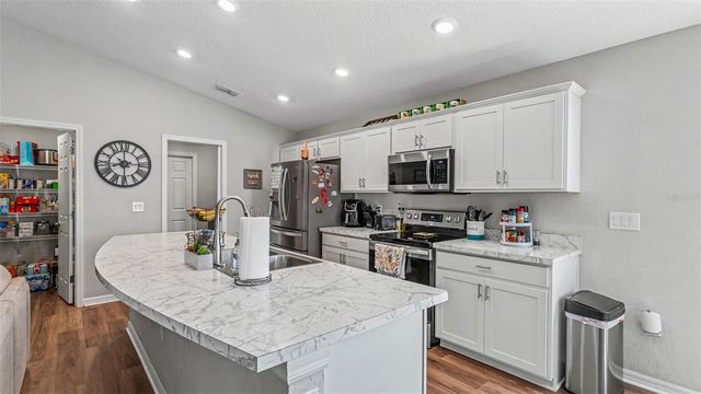 2025 HARVEST LANDING CIRCLE, Lakeland, FL 33810