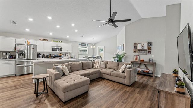 2025 HARVEST LANDING CIRCLE, Lakeland, FL 33810