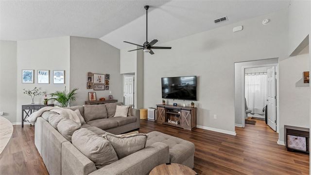 2025 HARVEST LANDING CIRCLE, Lakeland, FL 33810