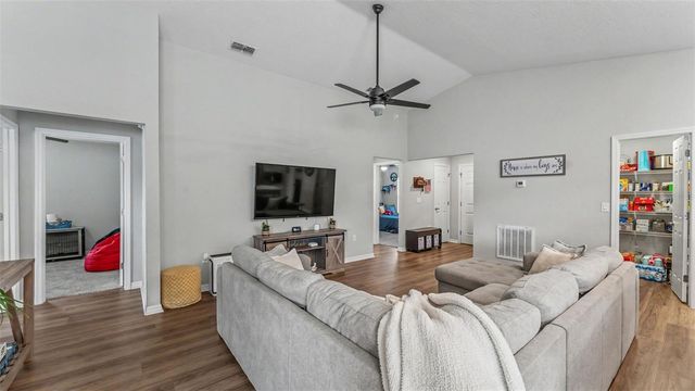 2025 HARVEST LANDING CIRCLE, Lakeland, FL 33810