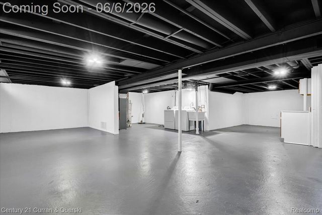 9426 Chamberlain Street, Romulus, MI 48174